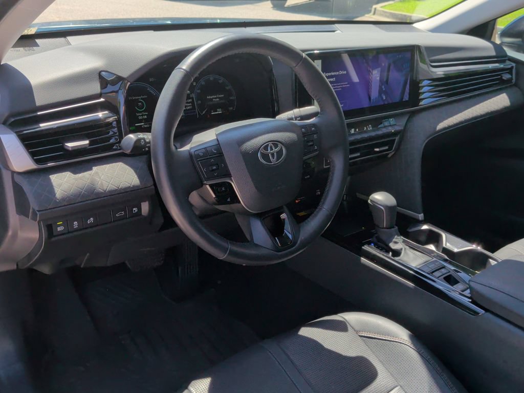 Used 2025 Toyota Camry XLE FWD image 13
