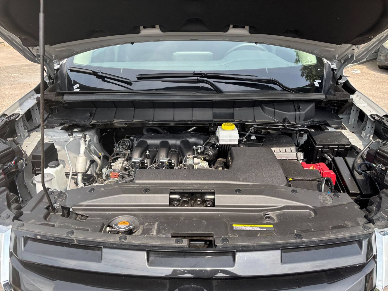 Used 2025 Nissan Pathfinder SV FWD image 30