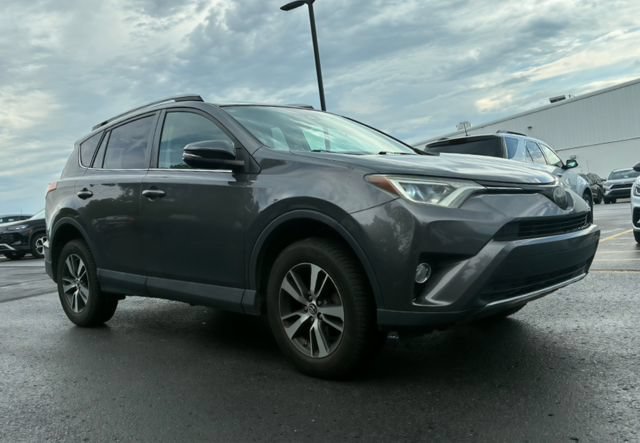 Used 2017 Toyota RAV4 XLE w/ Carpet Mat Package AWD/4WD image 3