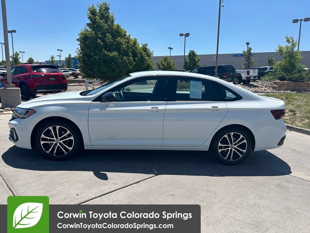 Used 2023 Volkswagen Jetta Sport FWD image 4