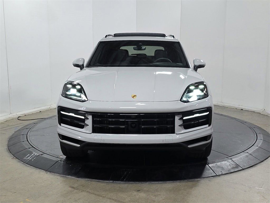 Certified 2025 Porsche Cayenne image 10