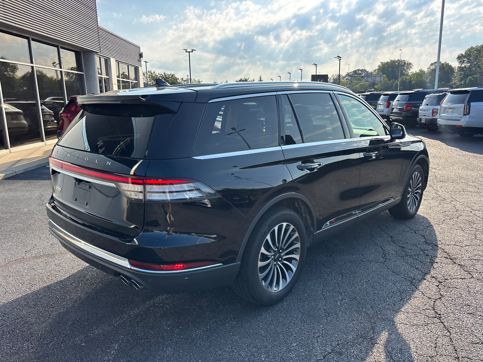 Used 2021 Lincoln Aviator Reserve w/ Equipment Group 201A AWD/4WD image 7