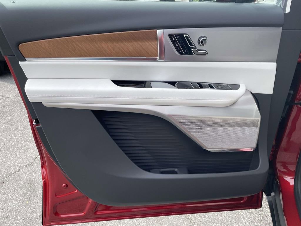 New 2026 Cadillac Vistiq Sport image 16