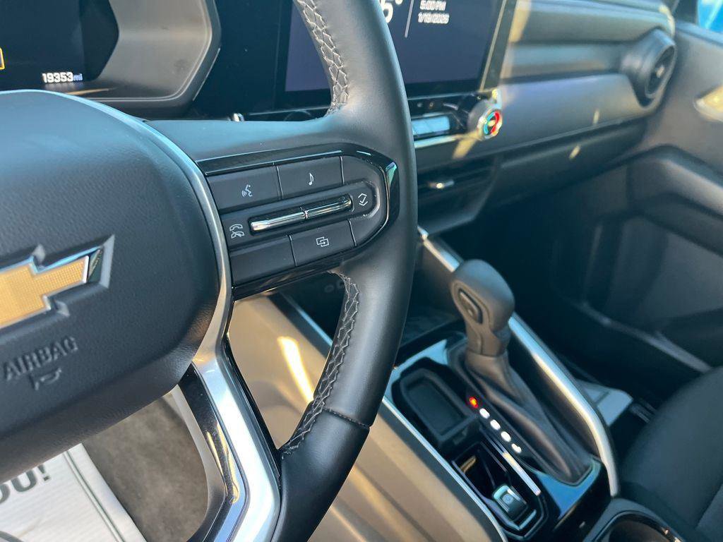 Used 2025 Chevrolet Colorado W/T w/ WT Convenience Package II image 10