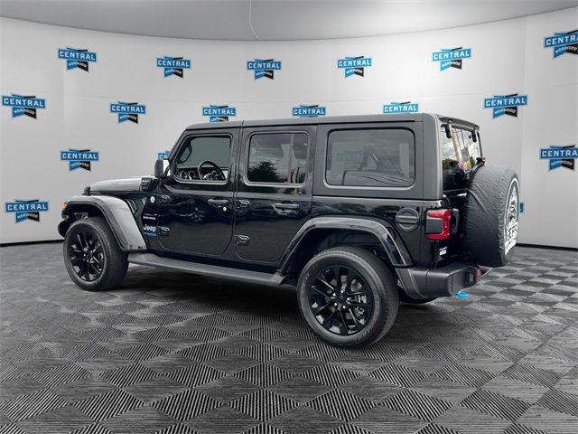 Certified 2022 Jeep Wrangler Unlimited Sahara w/ Cold Weather Group image 4