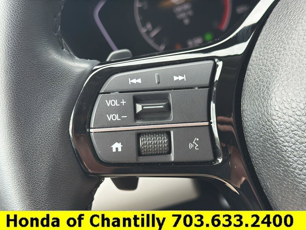 Certified 2025 Honda Pilot Touring image 12