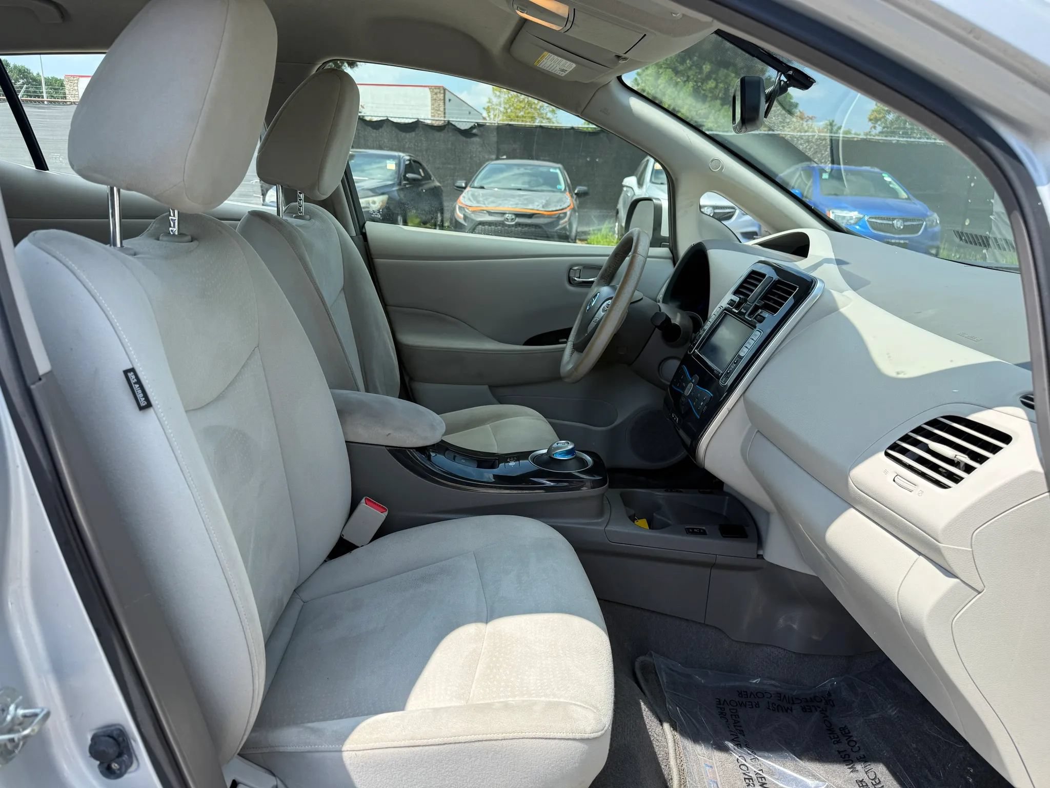 Used 2012 Nissan Leaf SL w/ Recycling/Organizational Pkg FWD image 18