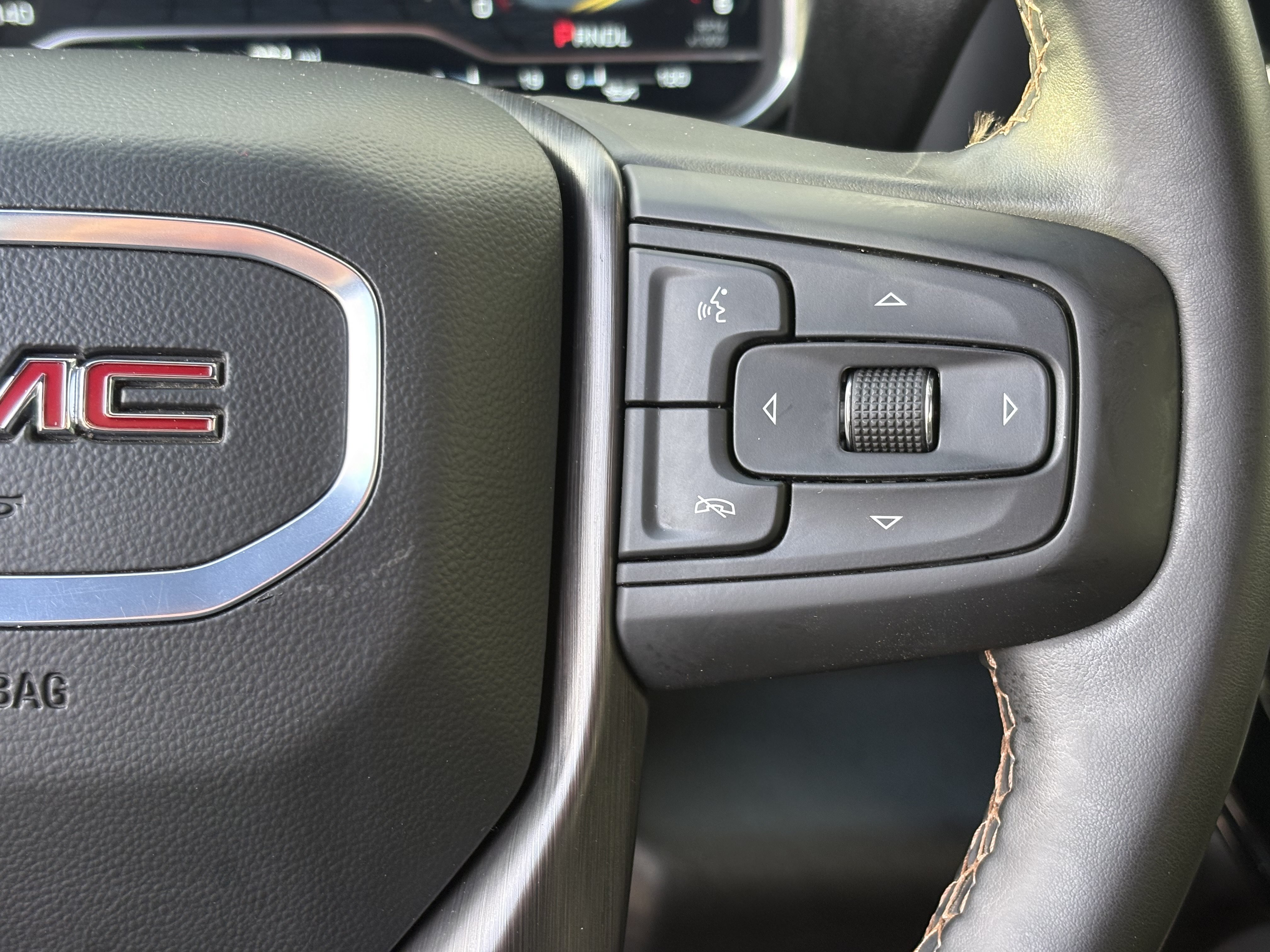 Used 2025 GMC Sierra 2500 AT4 w/ AT4 Premium Plus Package AWD/4WD image 17