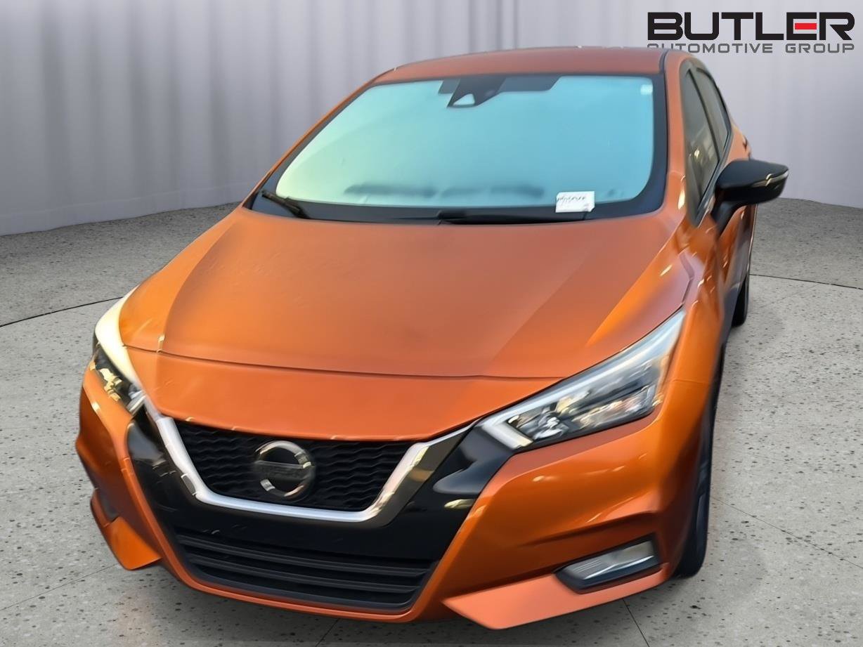 Used 2020 Nissan Versa SR w/ Convenience Package FWD image 3