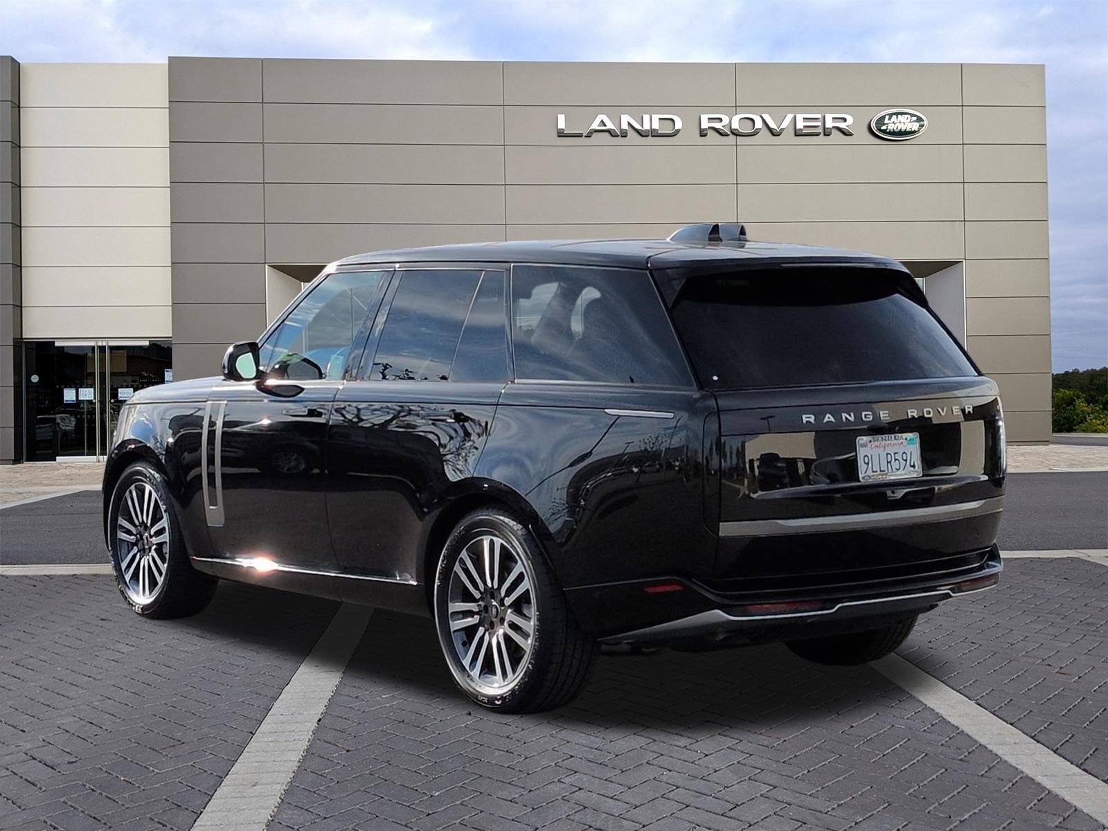 Used 2024 Land Rover Range Rover SE image 7