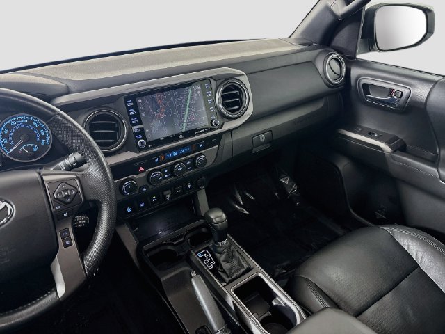 Used 2021 Toyota Tacoma TRD Off-Road w/ TRD Premium Off Road Package AWD/4WD image 29