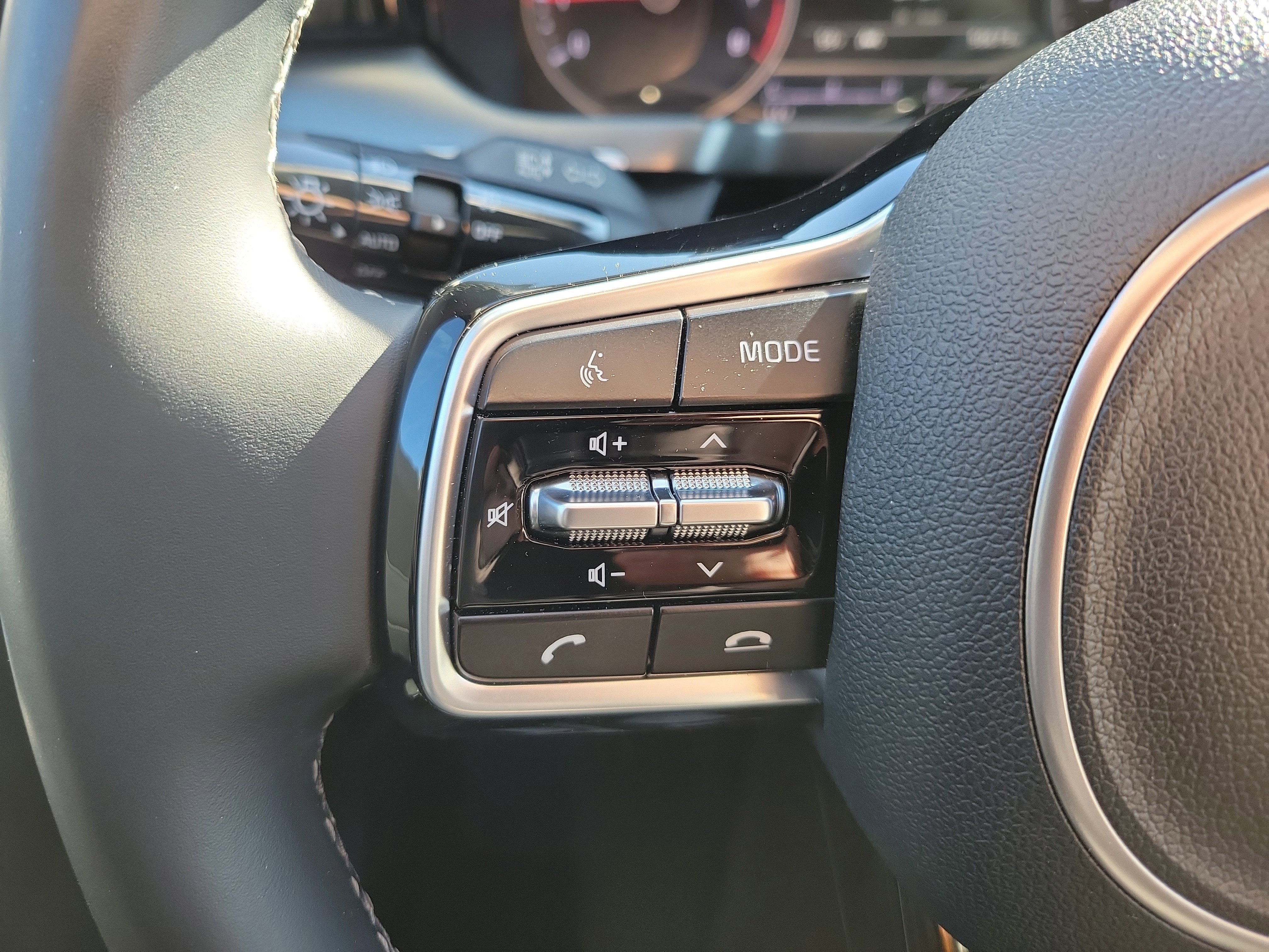 Certified 2021 Kia Sorento SX image 29