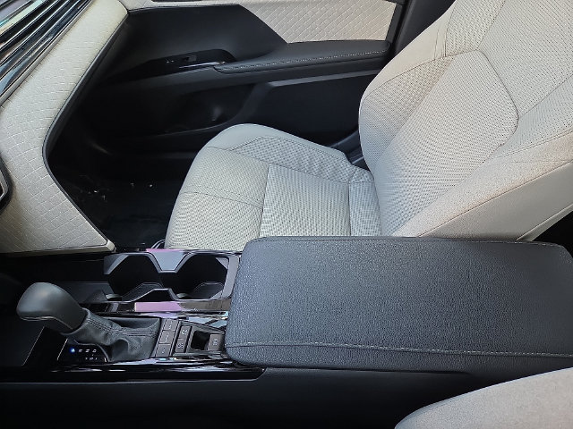 Used 2025 Toyota Camry XLE FWD image 29
