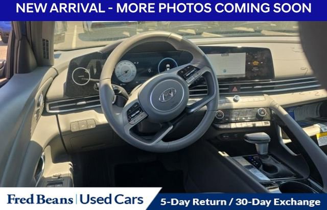 Used 2023 Hyundai Elantra SEL w/ Convenience Package FWD image 8