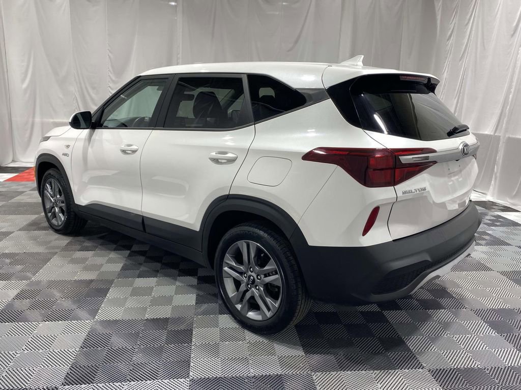 Used 2021 Kia Seltos LX AWD/4WD image 2