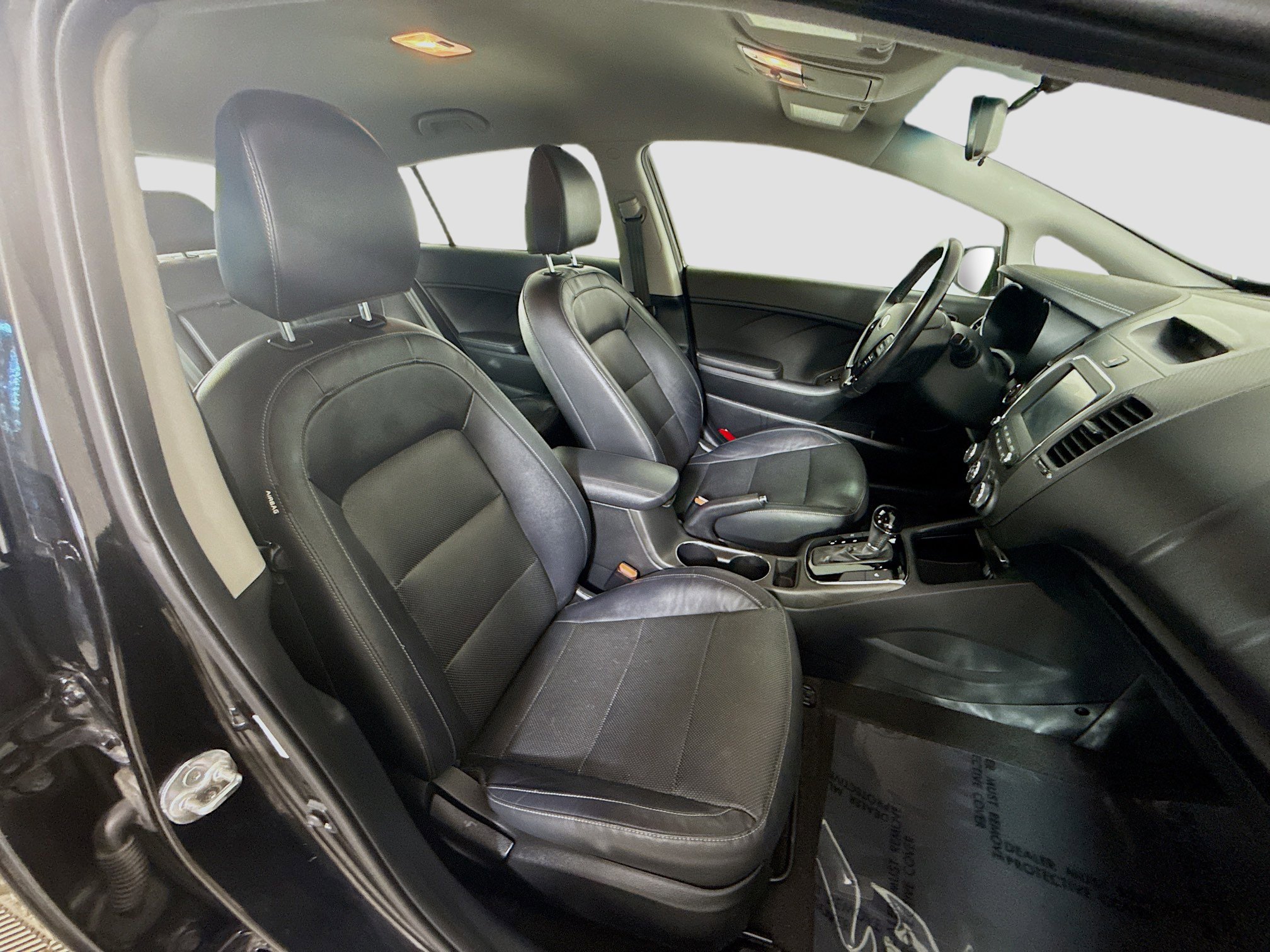 Used 2017 Kia Forte EX image 29