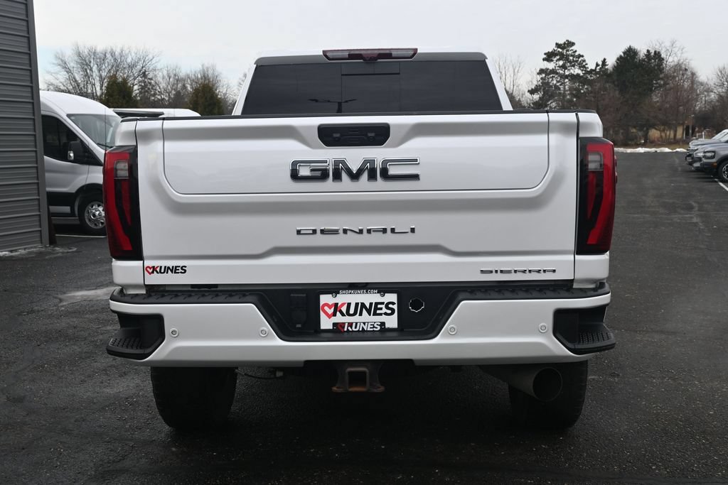 Used 2024 GMC Sierra 3500 Denali Ultimate AWD/4WD image 8