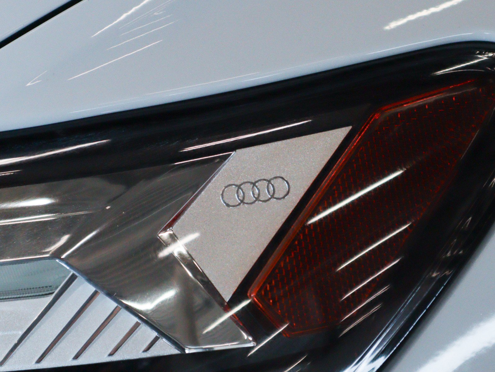 Used 2023 Audi Q4 e-tron Premium w/ Convenience Package AWD/4WD image 28