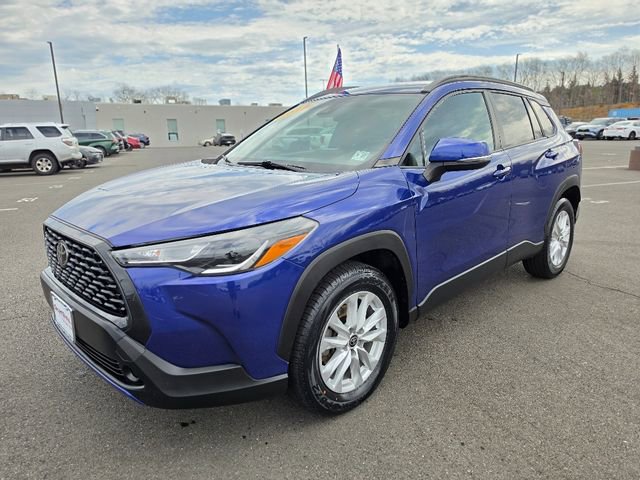 Used 2022 Toyota Corolla Cross LE AWD/4WD image 3