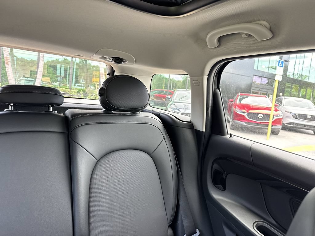 Used 2022 MINI Cooper Countryman S w/ Premium Package FWD image 19