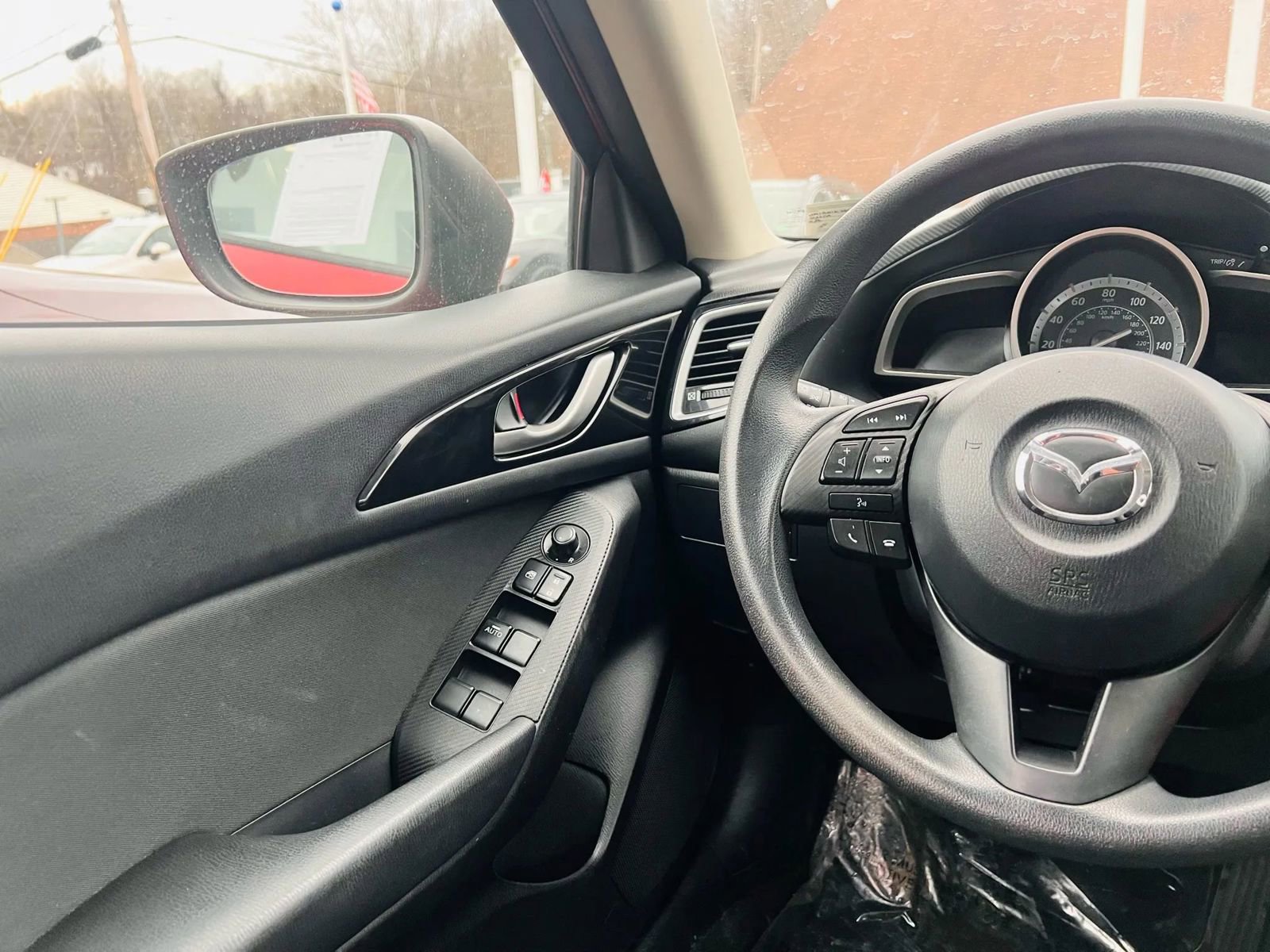 Used 2014 MAZDA MAZDA3 i Sport image 28