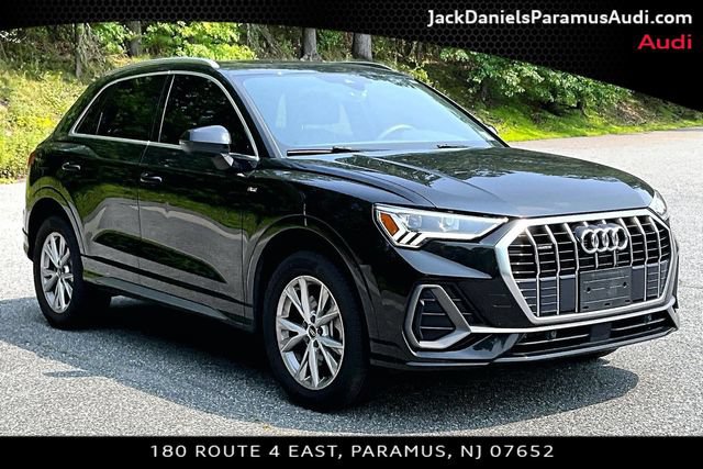 Used 2023 Audi Q3 2.0T Premium w/ Convenience Package AWD/4WD image 9