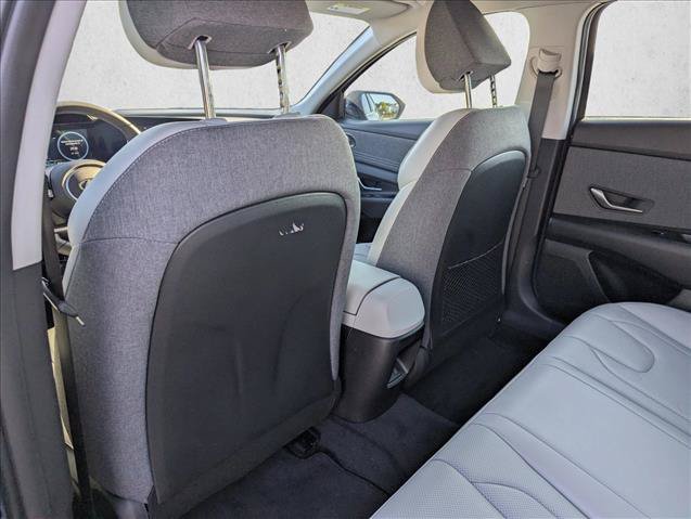 Certified 2025 Hyundai Elantra Limited FWD image 25