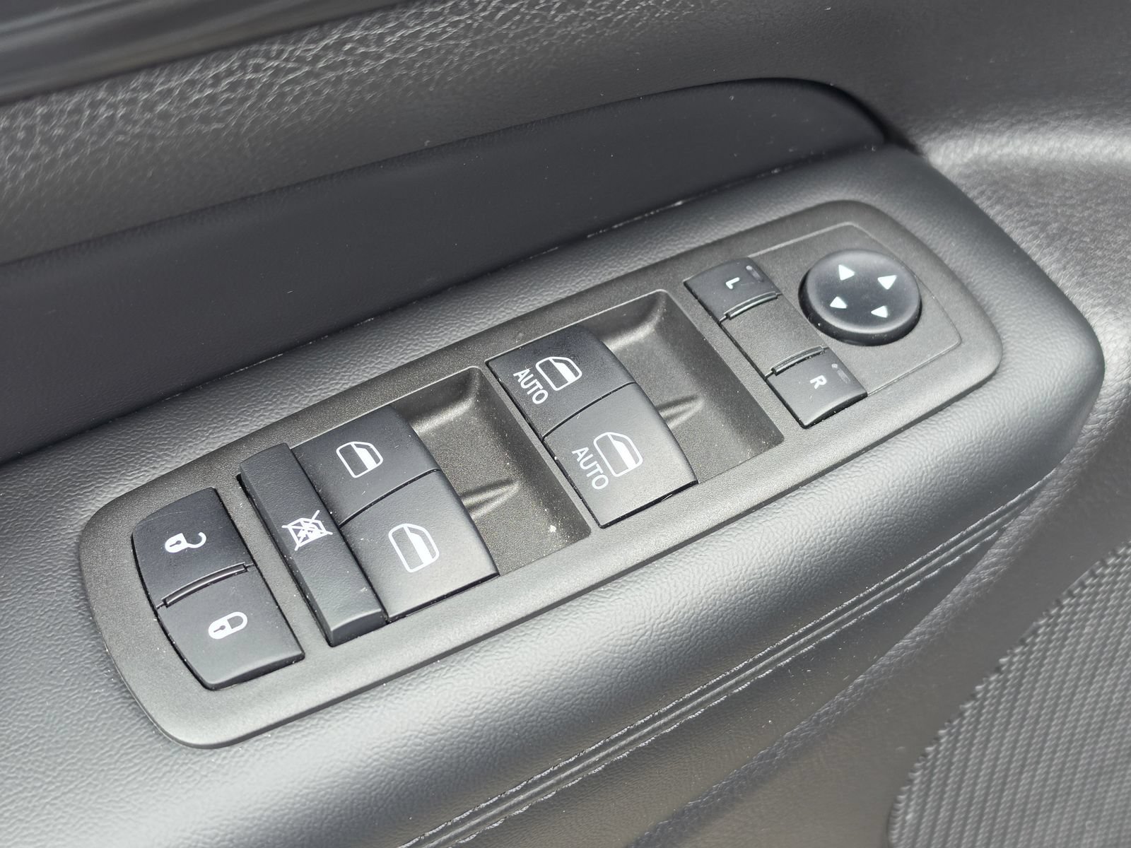 Used 2021 Jeep Grand Cherokee Laredo RWD image 20