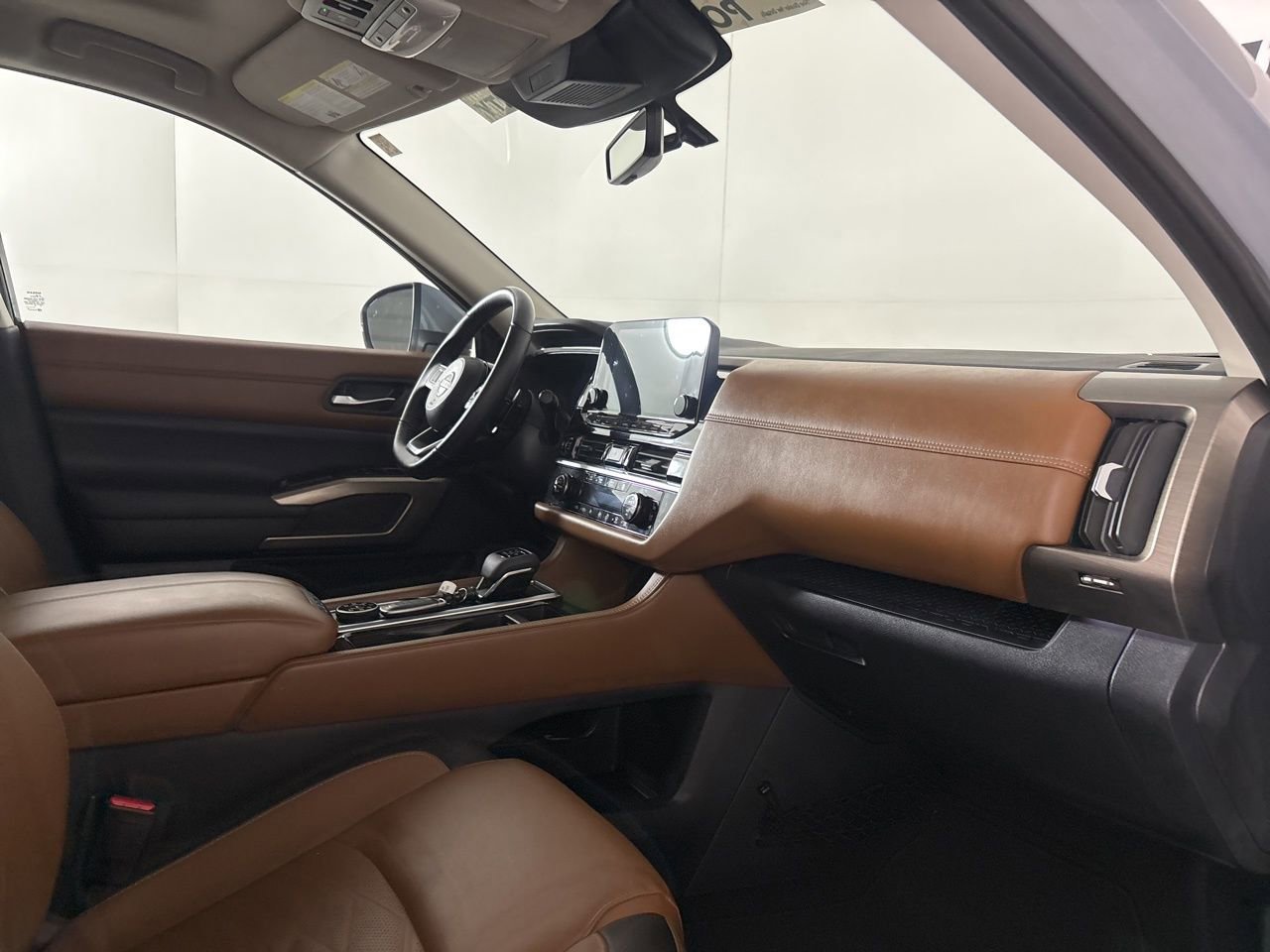 Used 2023 Nissan Pathfinder Platinum AWD/4WD image 32