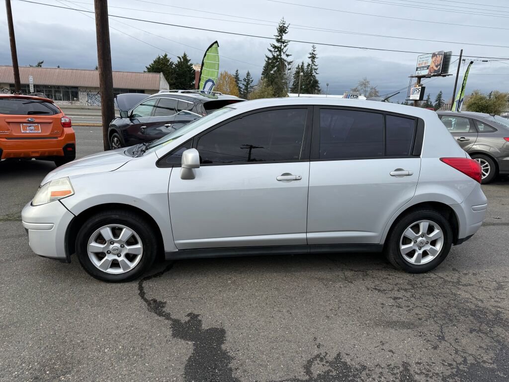 Used 2009 Nissan Versa 1.8 S image 2