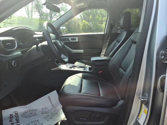 Used 2024 Ford Explorer XLT w/ Equipment Group 202A AWD/4WD image 13