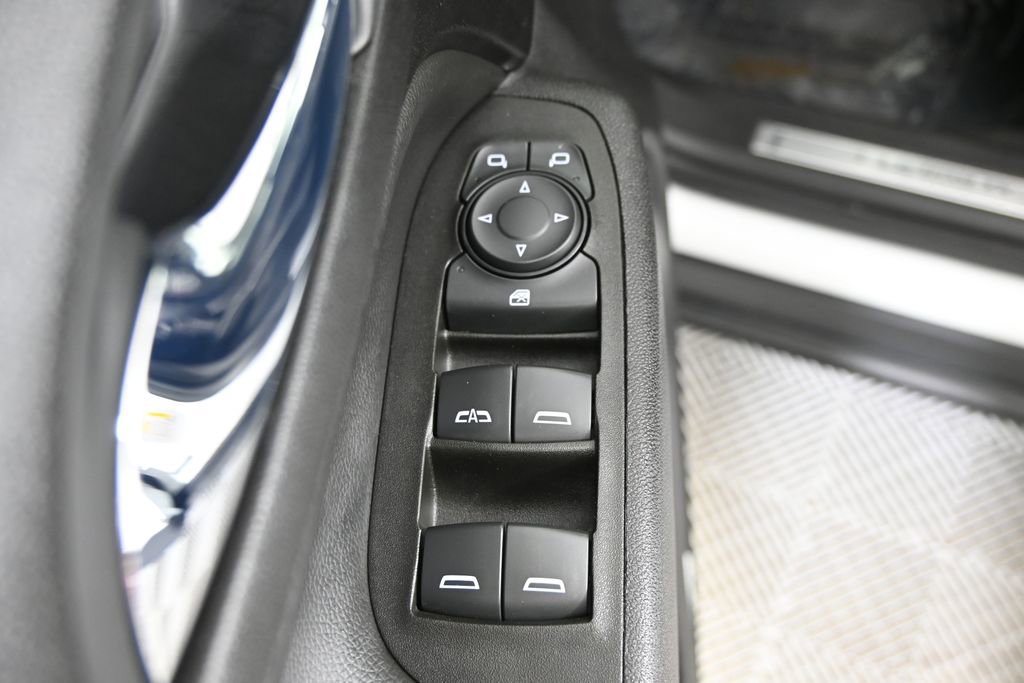 Used 2020 Chevrolet Equinox Premier AWD/4WD image 19