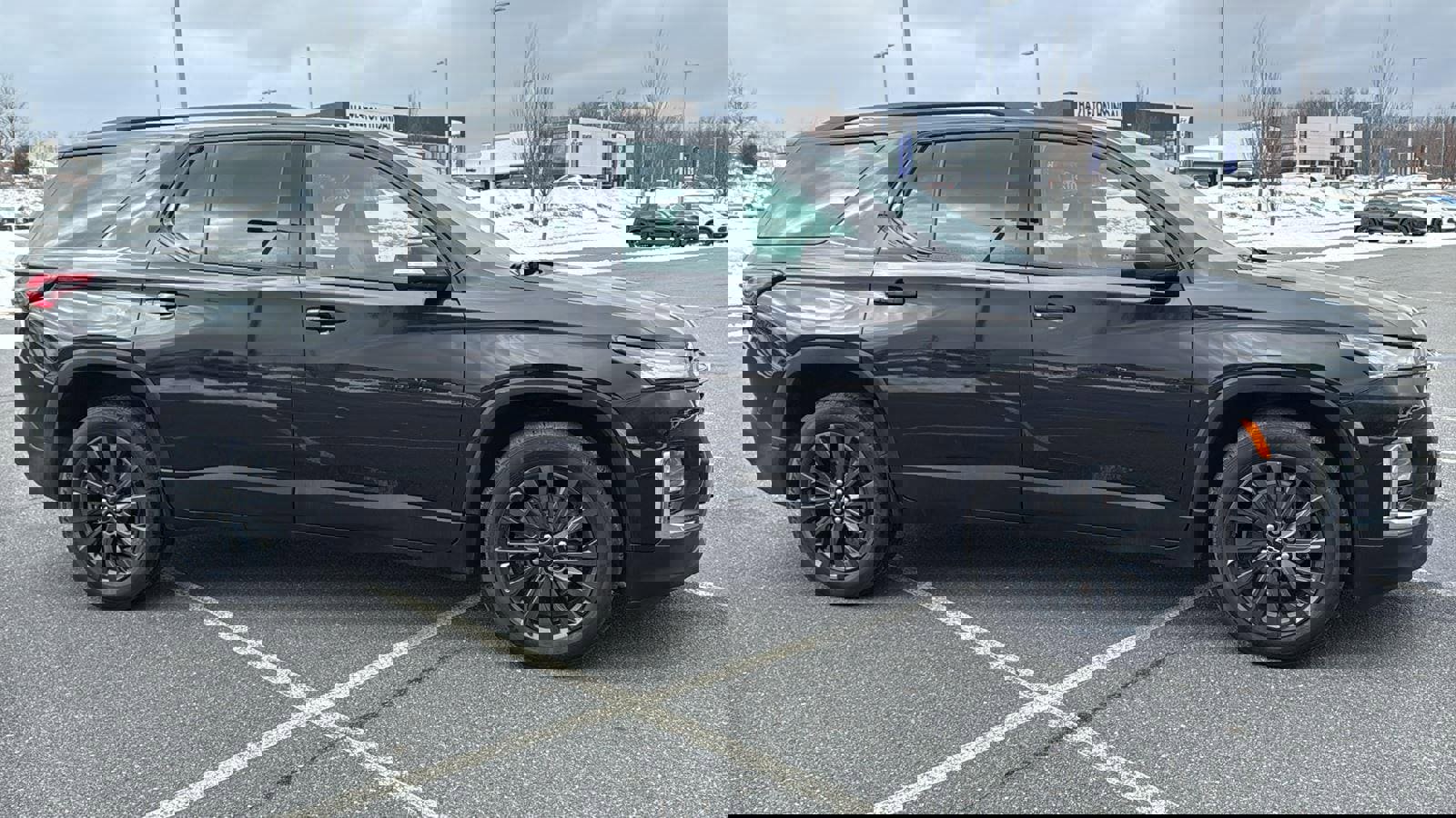 Used 2023 Chevrolet Traverse RS w/ LPO, Cargo Package image 3