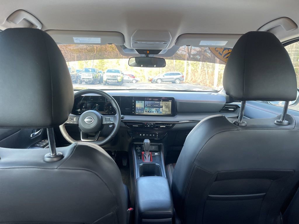 Certified 2025 Nissan Kicks SR image 14
