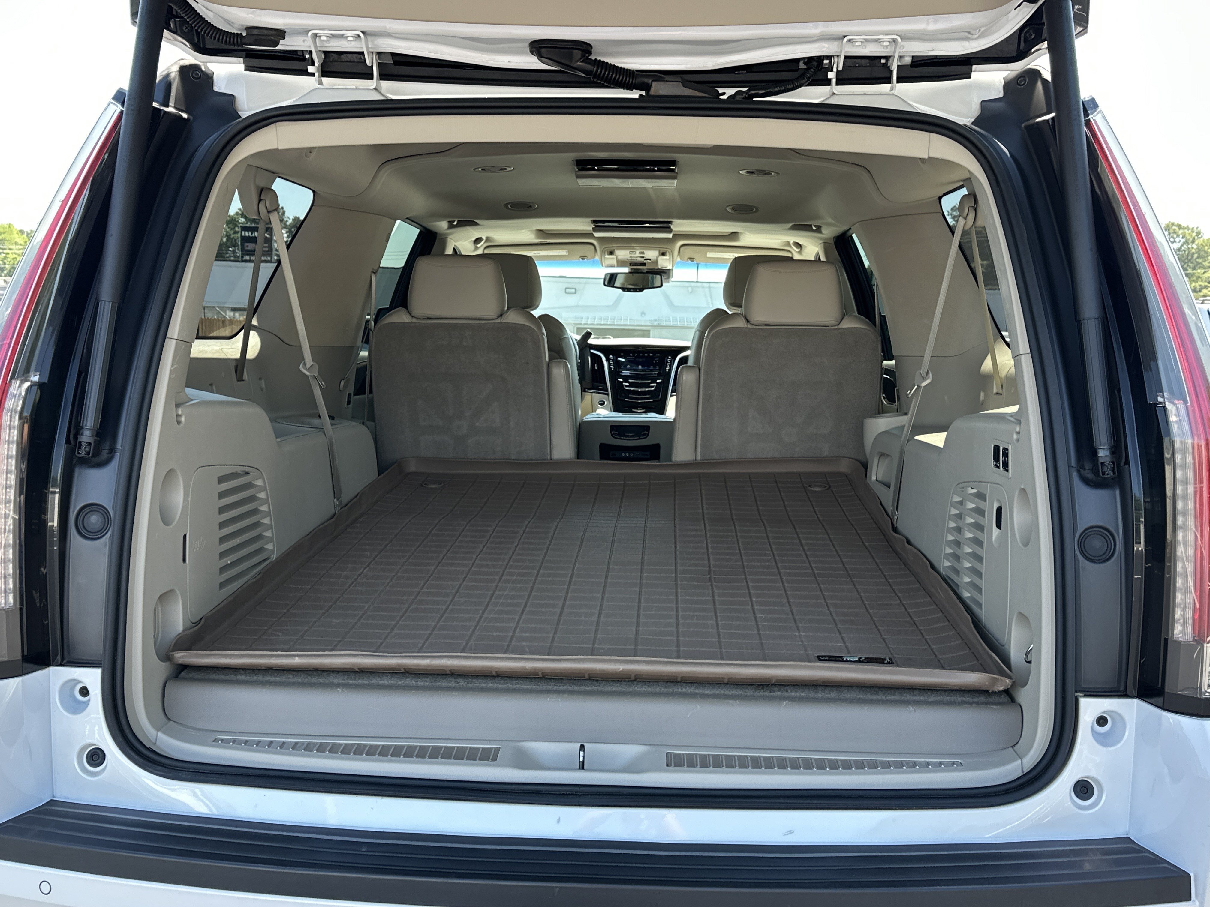 Used 2016 Cadillac Escalade ESV Luxury RWD image 14