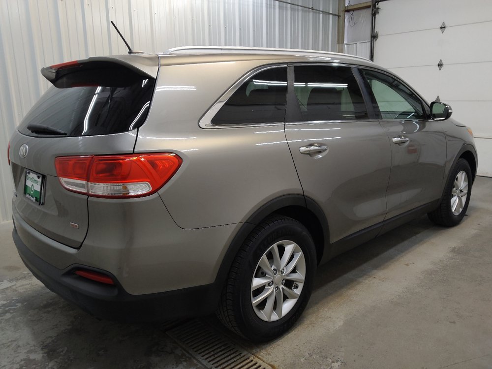 Used 2016 Kia Sorento FWD image 10