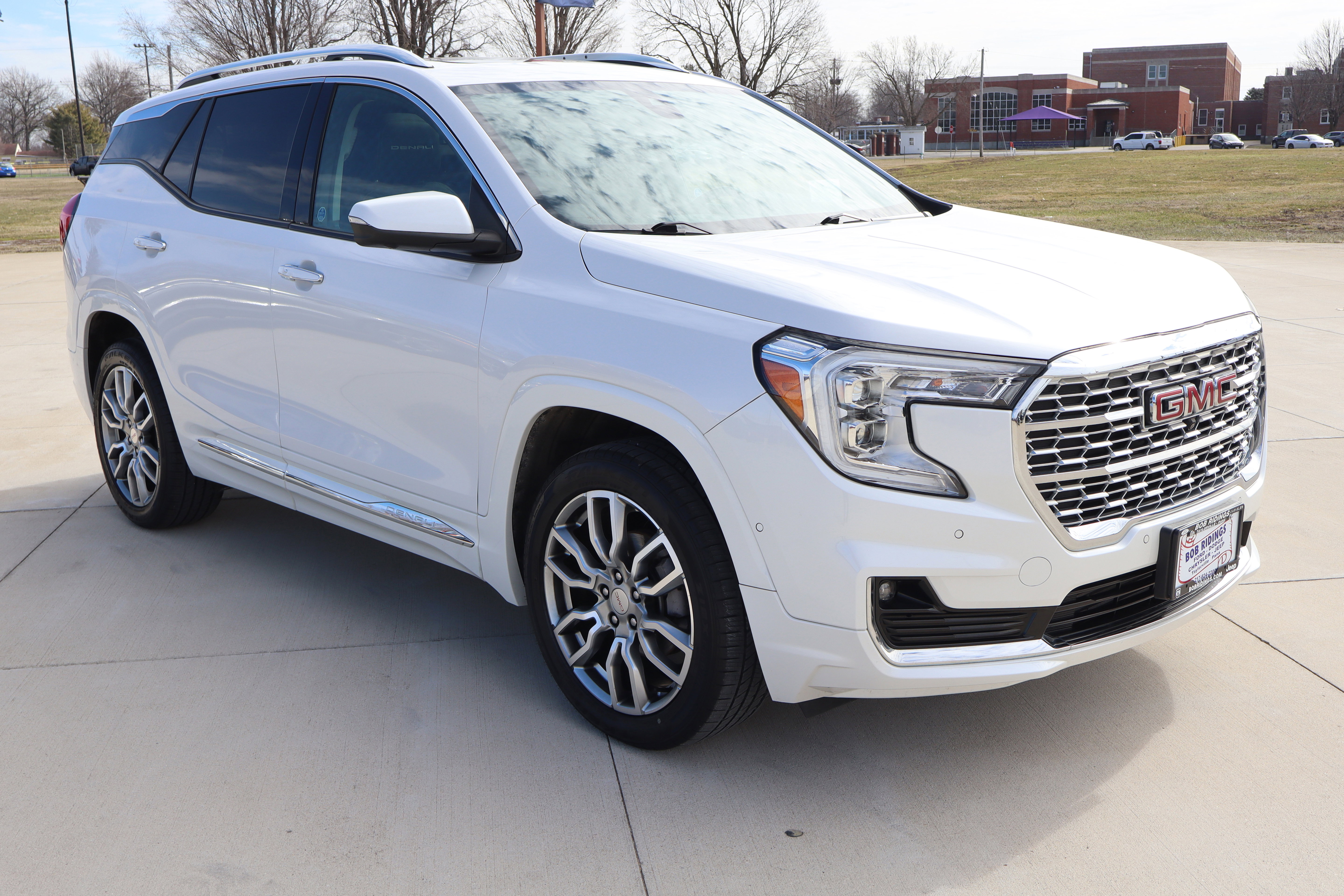 Used 2023 GMC Terrain Denali w/ Denali Premium Package image 4