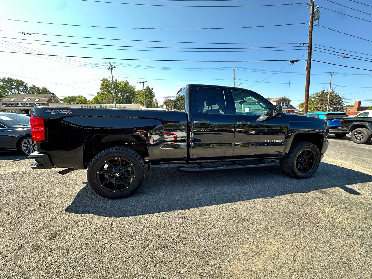 Used 2017 Chevrolet Silverado 1500 Custom w/ LPO, Black Pack AWD/4WD image 8