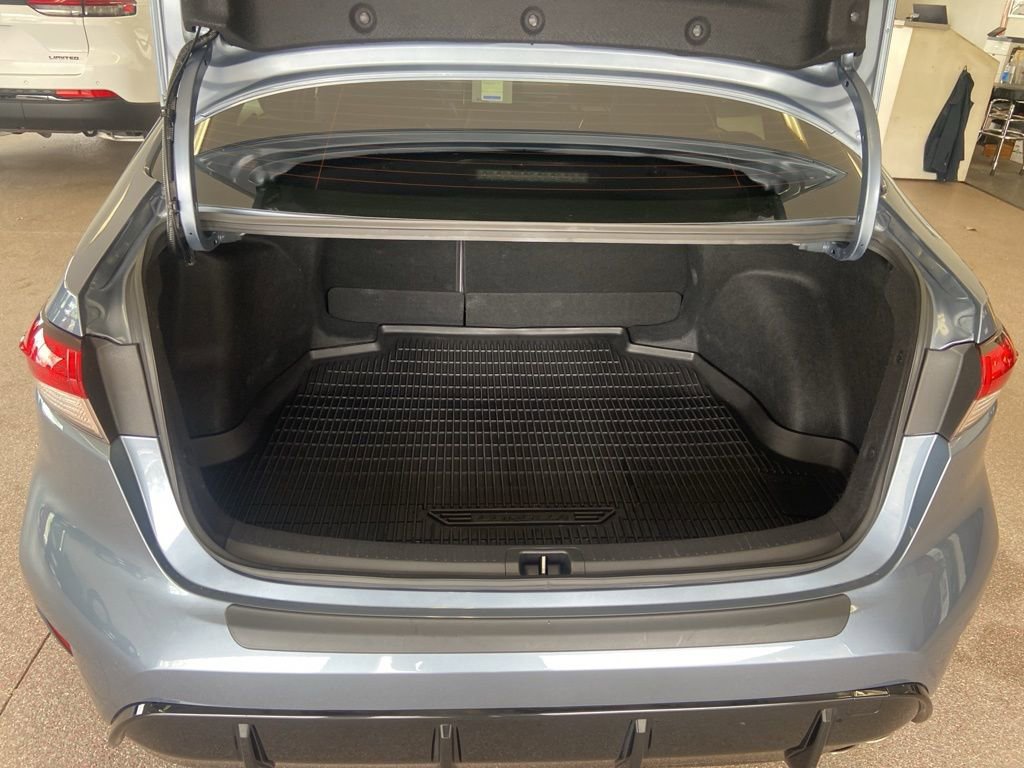 Used 2024 Toyota Corolla SE w/ SE Convenience Package FWD image 12