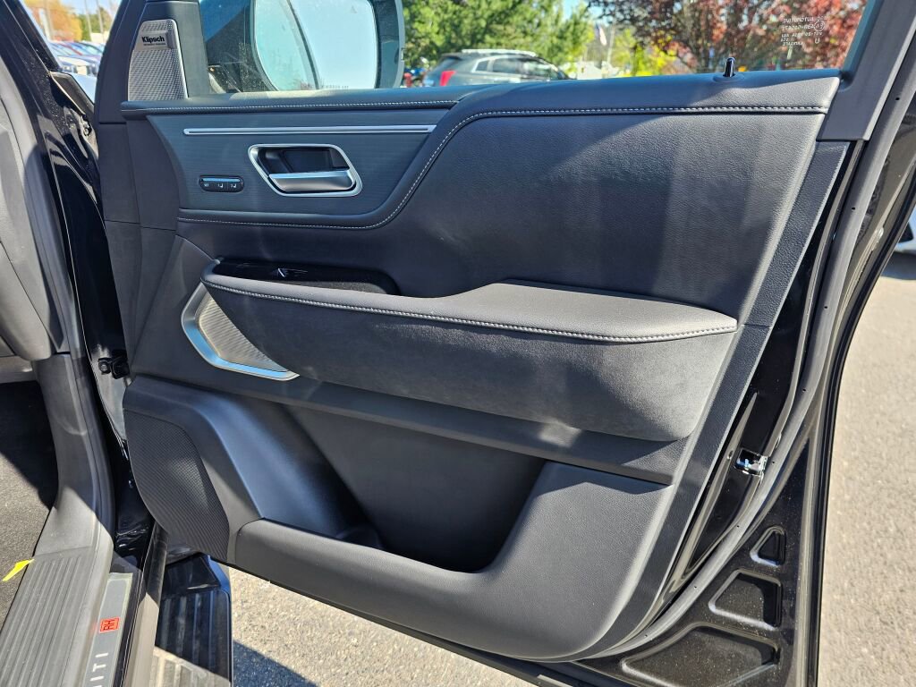 New 2025 INFINITI QX80 Sensory image 11