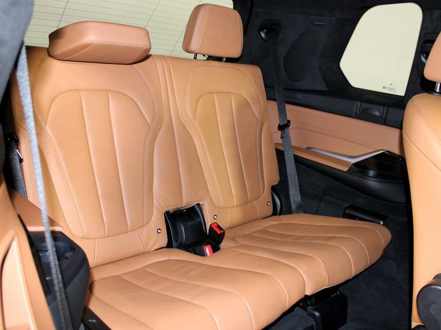 Used 2020 BMW X7 xDrive40i w/ Premium Package image 27