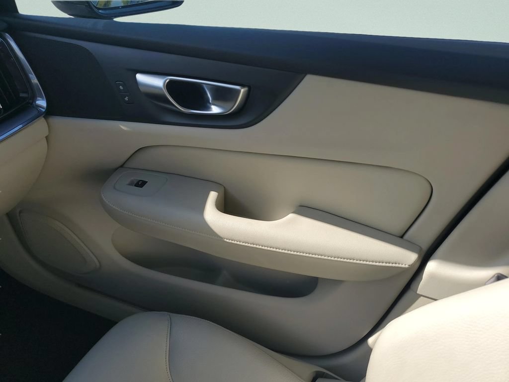 Used 2024 Volvo S60 B5 Core FWD image 28