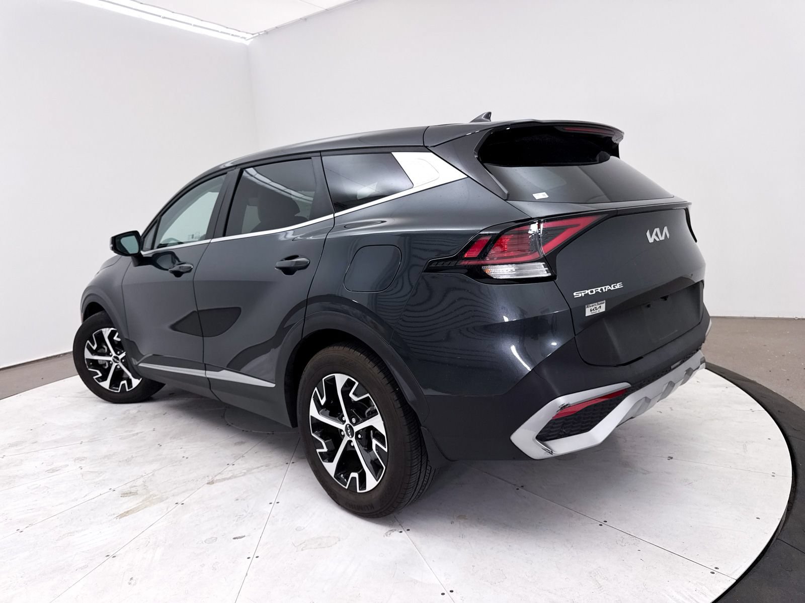 Certified 2023 Kia Sportage EX FWD image 2