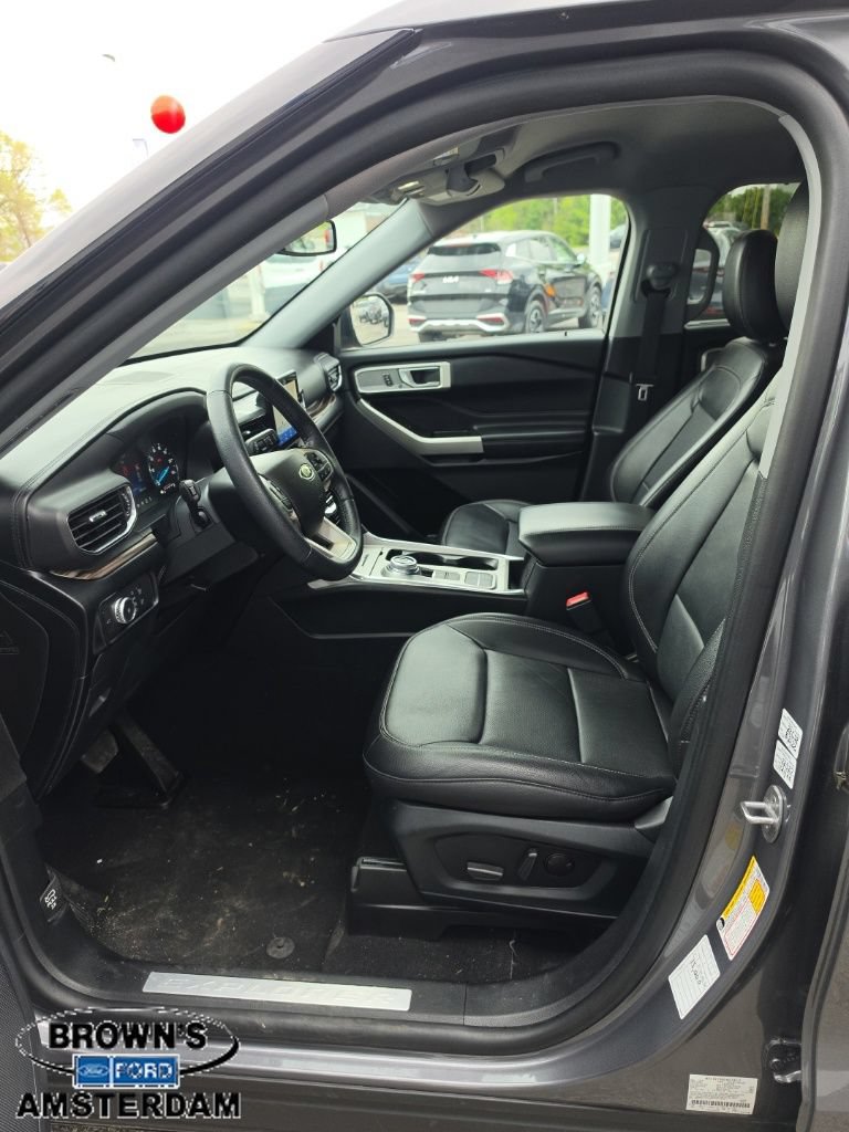Used 2022 Ford Explorer Limited RWD image 9