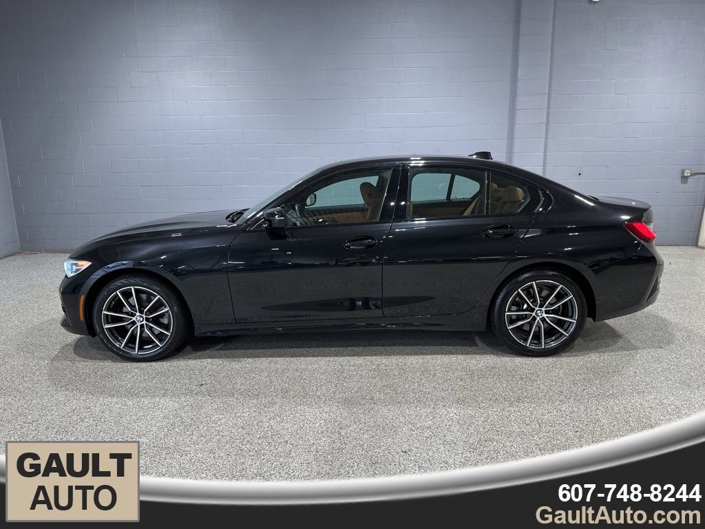 Certified 2022 BMW 330i xDrive Sedan w/ Driving Assistance Package image 5