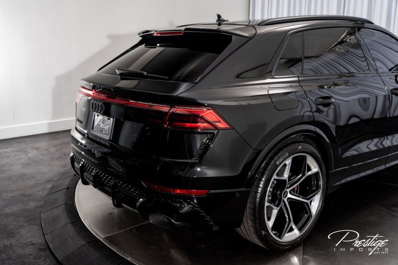 Used 2025 Audi RS Q8 performance image 19