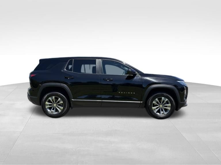 Used 2025 Chevrolet Equinox LT AWD/4WD image 10