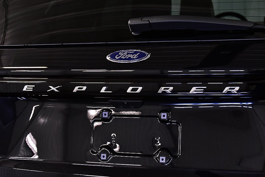 New 2026 Ford Explorer Active w/ Active Comfort Package AWD/4WD image 10