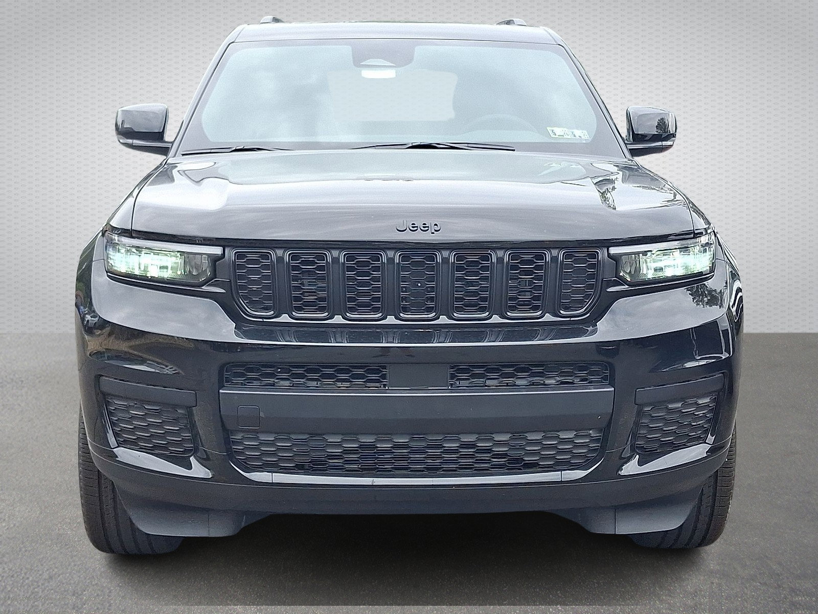 New 2025 Jeep Grand Cherokee L Altitude w/ Trailer Tow Package image 2