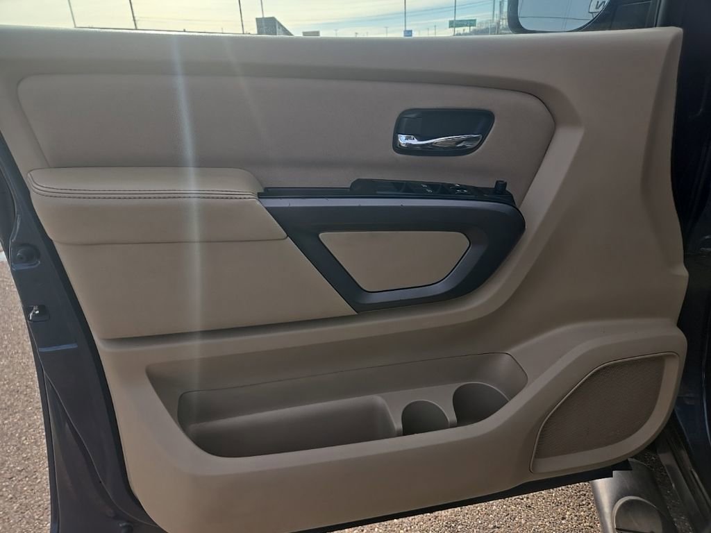 Used 2015 Nissan Titan SV w/ SV Value Truck Package image 13